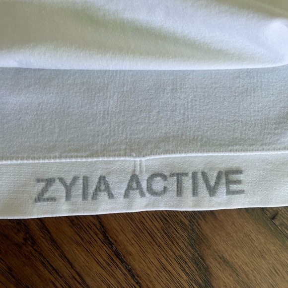 4/$20 Zyia white Tank Top - Picture 7 of 7